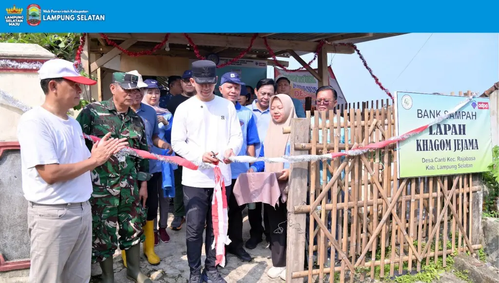 Bupati Egi resmikan program bank sampah lapah khagom jejama, bukti perubahan besar bisa di mulai dari desa