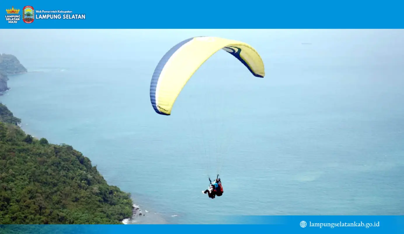 Zita Anjani Jajal Wisata Paralayang Batu Alif, Potensi Baru Pariwisata Lampung Selatan