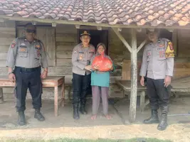 Di Tengah Kesibukan Mengurus Rumah Tangga, Iptu Rismawati Tetap Hadir dan Aktif Melayani Masyarakat