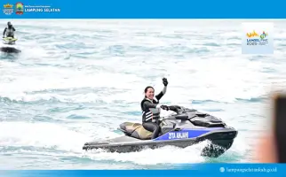 Zita Anjani Pimpin Aksi Jetski Pertama Menyeberangi Selat Sunda, Resmi Buka Lamsel Fest 2025